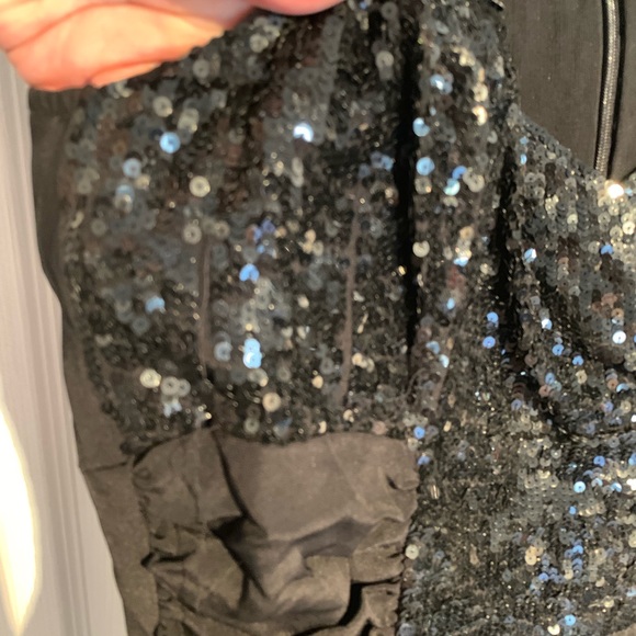 Formal black dress - Picture 6 of 8